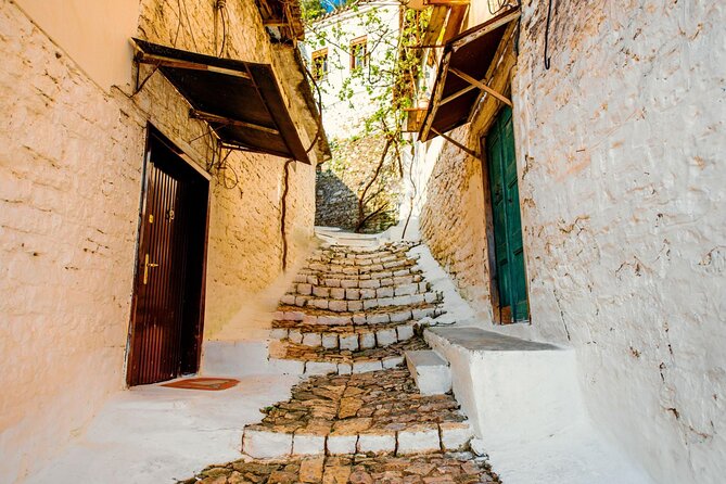 Berat - History and Medieval Art - Private tour from Tirana - Guides and drivers: private touring with real-person expertise