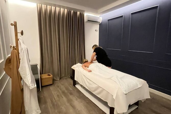 Body Massage - Couples massage in Tirana: wine included when you book together