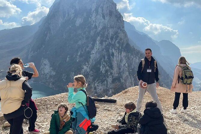 Bovilla lake Hiking Experience - Stop 3: Lake Bovilla coffee break with an all-lake view