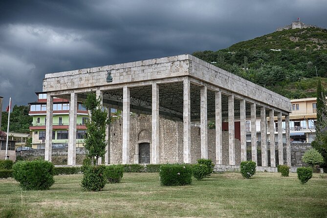 Day-trip Shkoder - Lezhe - Kruje - Lezhe and the Skanderbeg mausoleum at Saint Nicholas Church