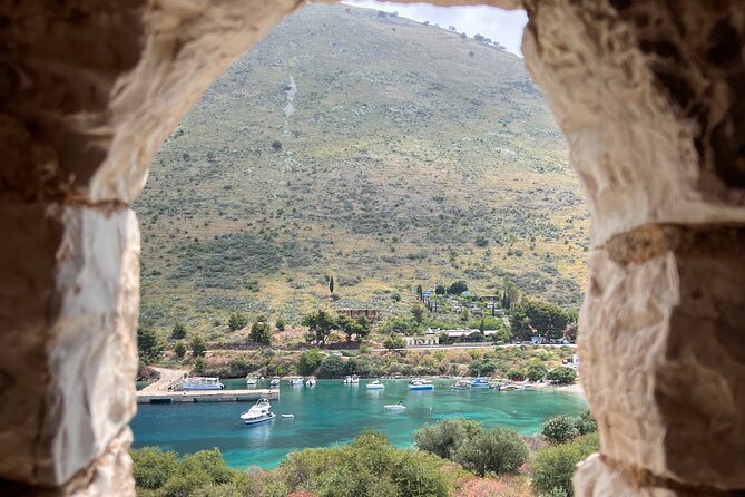Private Tour from Tirana, Gjirokastër , Saranda and South Riviera - Sarandë: lunch on the promenade by the sea