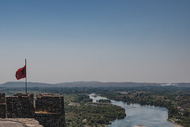 Shkodra from Tirana: Day Tour of castle, city & Skadar Lake - Language and who should book this Shkodër tour